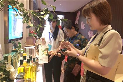 “桂之坊”山茶油参加2023中国—东盟妇女论坛巾帼创业创新产品（成果）展